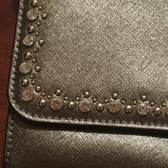 Michael Kors Tina Leather Clutch Shoulder Bag Metallic Silver - NWT $278 - Picture 4 of 15